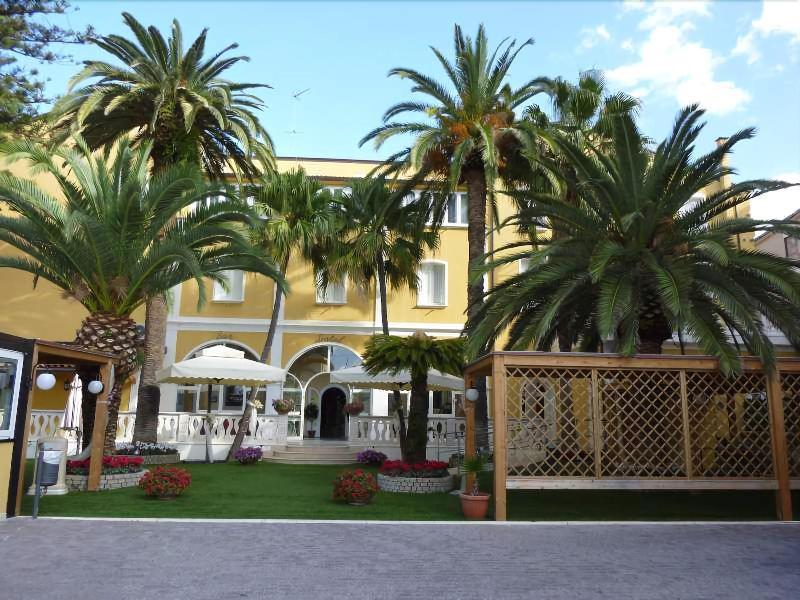 Mediterraneo Palace Hotel Amantea Exterior photo